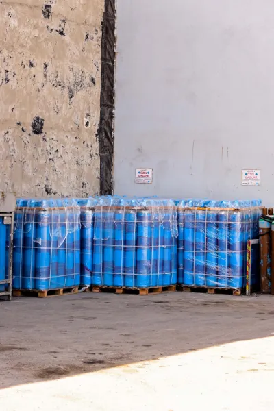 Tüp paketleri stok alanı