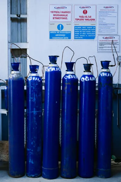 Mavi gaz tüplerinin depolama alanı
